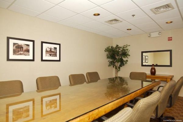 PARAMOUNT PLAZA HOTEL AND SUITES (Gainesville)